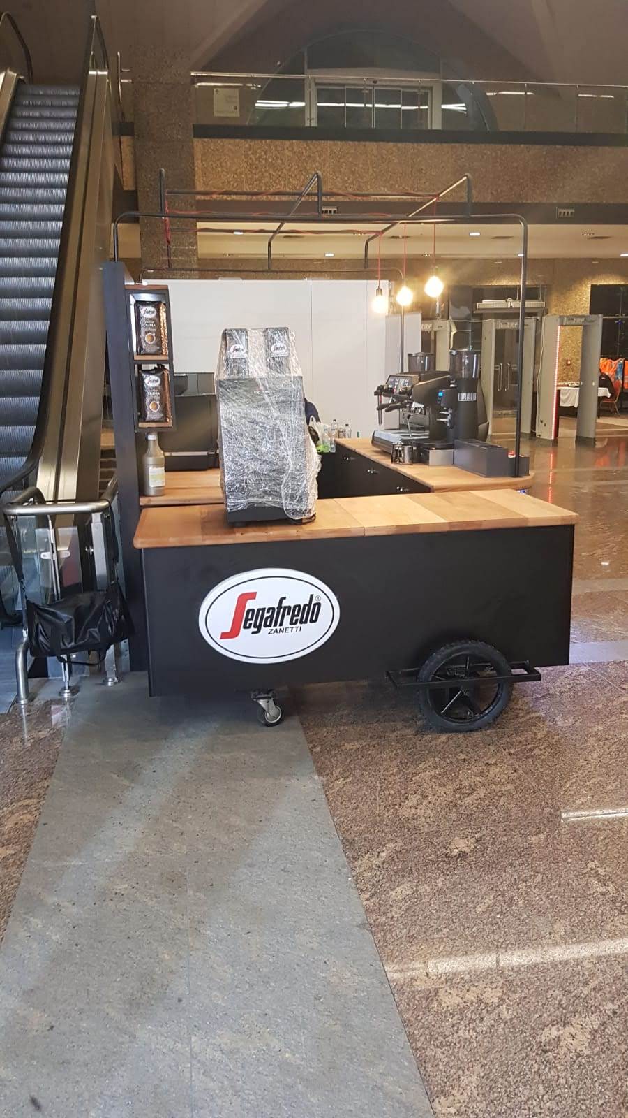 Segafredo Mobil Ahşap Kahve ve Barista Servis Arabası