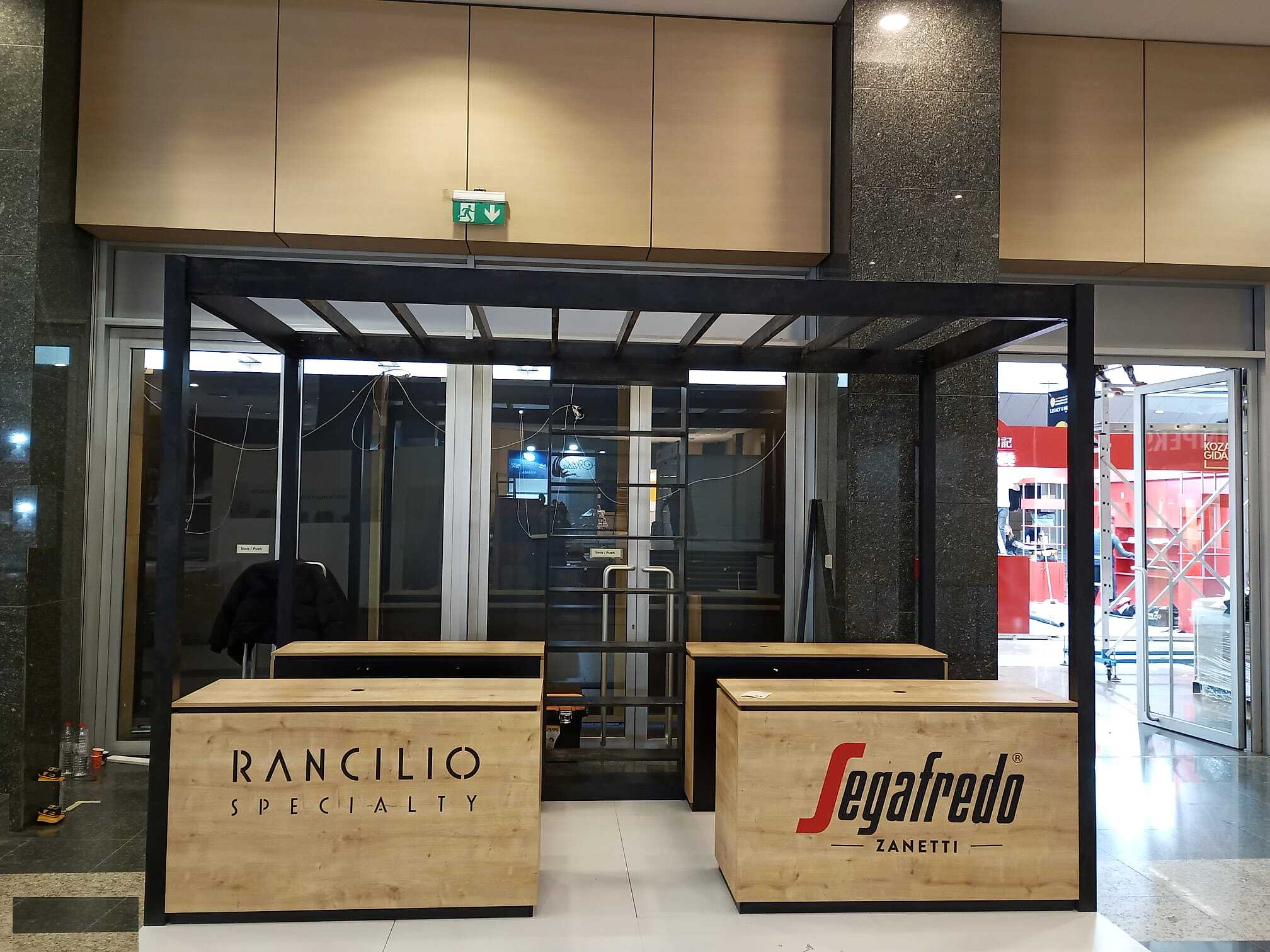 Segafredo Zanetti & Rancilio Ticari Kiosk Standı Ahşap Tezgah ve Pergola Ön Cephe